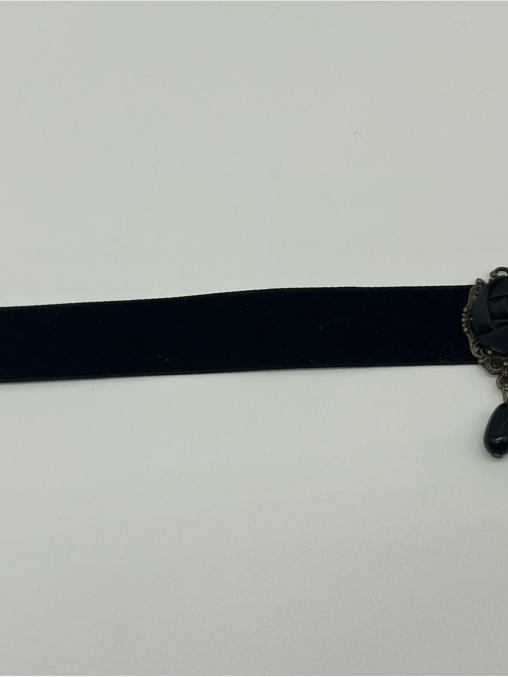 Black Velvet Gothic Pendant Choker Necklace - - Picture 3 of 9